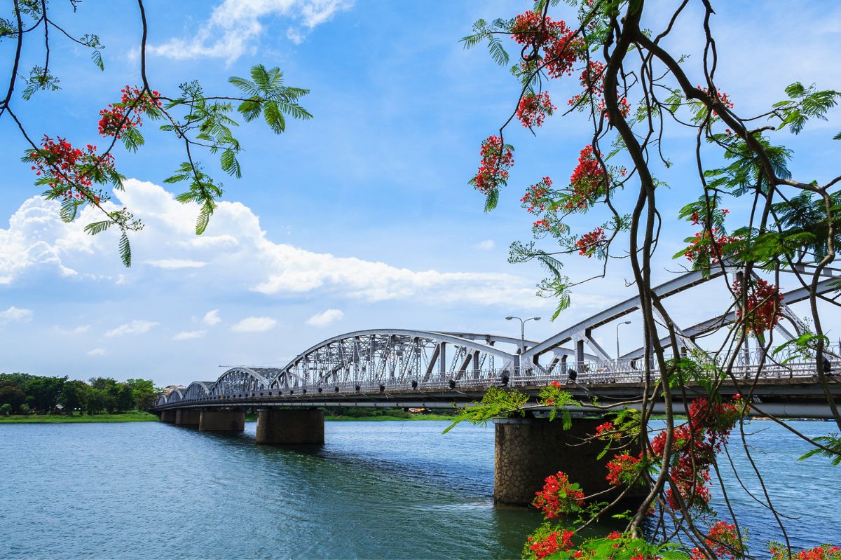 Trang Tien Bridge